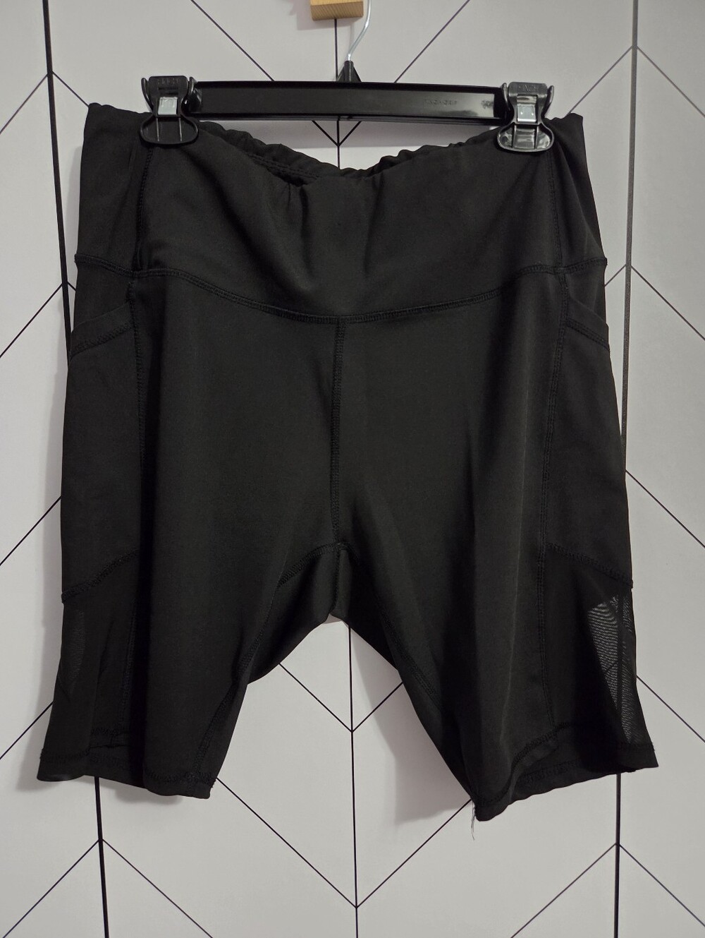 Adrienne Vittadini Sport Black Mesh Panel Bike Shorts with Pockets, Plus 1X